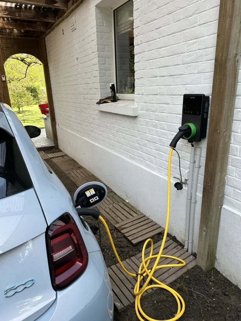 Installation d'une borne de recharge chez le particulier par bemobility